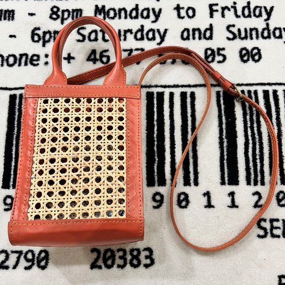 Handmade Leather and Rattan Crossbody Bag W/ adjustable detachable Strap - Picture 4 of 8